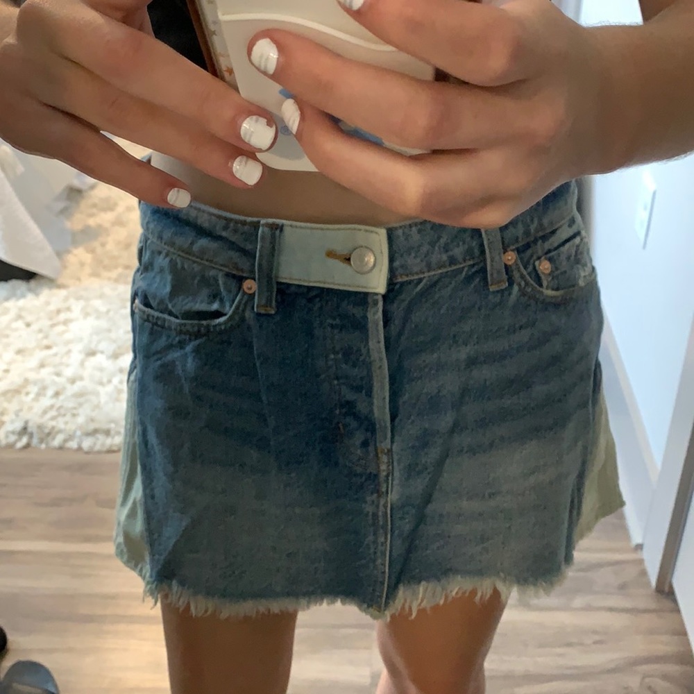 Denim mini skirt frayed